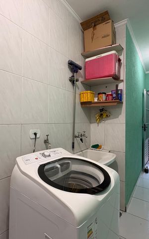 Casa à venda com 160m², 4 quartos e 4 vagas Casa à venda com 160m², 4 quartos e 4 vagasLavanderia