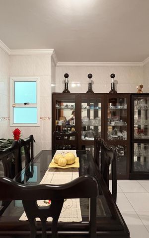 Casa à venda com 160m², 4 quartos e 4 vagas Casa à venda com 160m², 4 quartos e 4 vagasCozinha