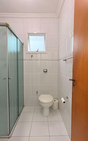 Casa à venda com 160m², 4 quartos e 4 vagas Casa à venda com 160m², 4 quartos e 4 vagasBanheiro