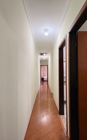 Casa à venda com 160m², 4 quartos e 4 vagas Casa à venda com 160m², 4 quartos e 4 vagasCorredor acesso os quartos