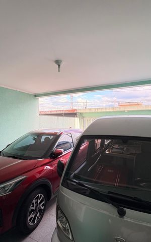 Casa à venda com 160m², 4 quartos e 4 vagas Casa à venda com 160m², 4 quartos e 4 vagasGaragem