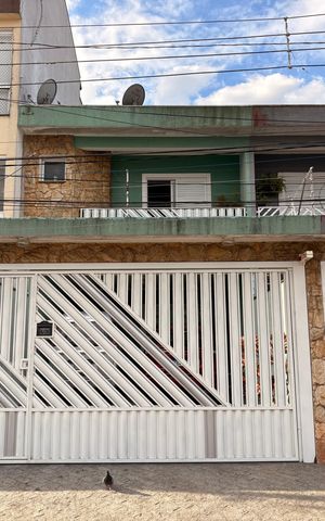 Casa à venda com 160m², 4 quartos e 4 vagas Casa à venda com 160m², 4 quartos e 4 vagasFachada + plaquinha QZTN-327