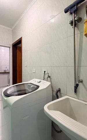 Casa à venda com 160m², 4 quartos e 4 vagas Casa à venda com 160m², 4 quartos e 4 vagasLavanderia