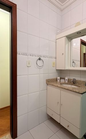 Casa à venda com 160m², 4 quartos e 4 vagas Casa à venda com 160m², 4 quartos e 4 vagasBanheiro
