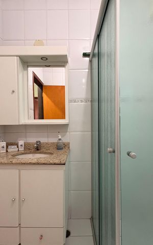 Casa à venda com 160m², 4 quartos e 4 vagas Casa à venda com 160m², 4 quartos e 4 vagasBanheiro