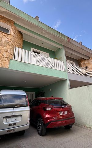 Casa à venda com 160m², 4 quartos e 4 vagas Casa à venda com 160m², 4 quartos e 4 vagasGaragem