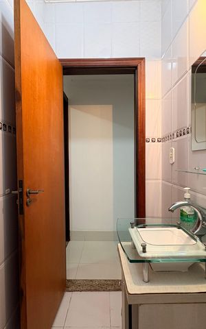 Casa à venda com 160m², 4 quartos e 4 vagas Casa à venda com 160m², 4 quartos e 4 vagasLavabo