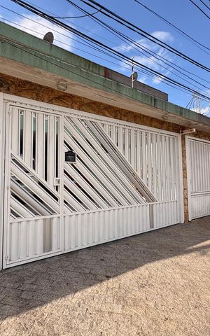 Casa à venda com 160m², 4 quartos e 4 vagas Casa à venda com 160m², 4 quartos e 4 vagasFachada + plaquinha QZTN-327