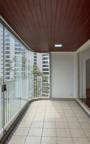 Apartamento à venda com 273m², 4 quartos e 2 vagasSacada da Sala