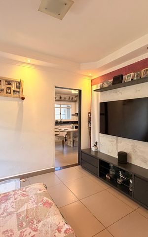 Casa à venda com 128m², 4 quartos e 2 vagasSala