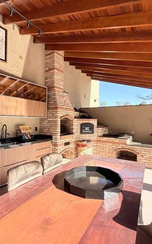 Casa à venda com 128m², 4 quartos e 2 vagasQuintal com piscina e churrasqueira