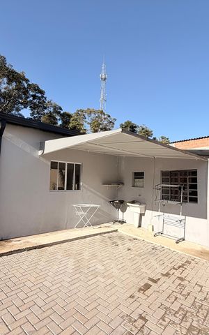 Casa à venda com 128m², 4 quartos e 2 vagas2 edículas