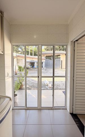 Casa à venda com 128m², 4 quartos e 2 vagasÁrea de Serviço