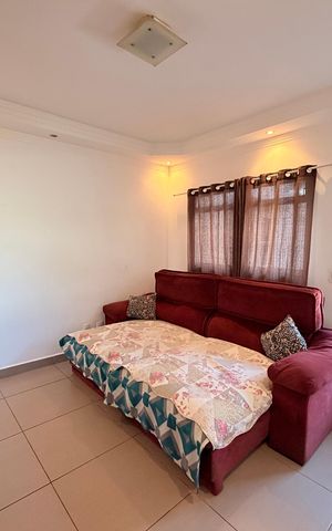 Casa à venda com 128m², 4 quartos e 2 vagasSala