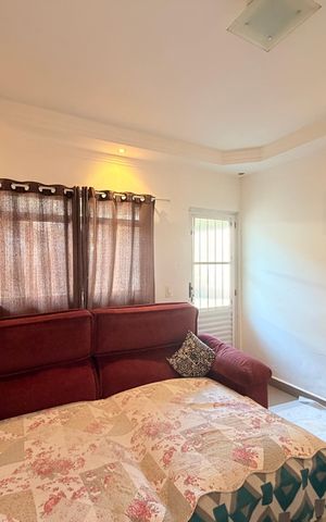Casa à venda com 128m², 4 quartos e 2 vagasSala
