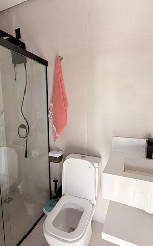 Casa à venda com 128m², 4 quartos e 2 vagasBanheiro Externo