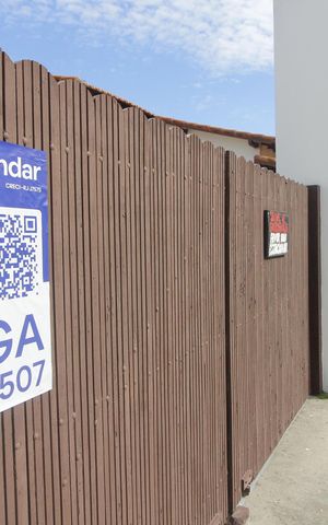 Casa de condomínio para alugar com 84m², 4 quartos e 2 vagasFachada