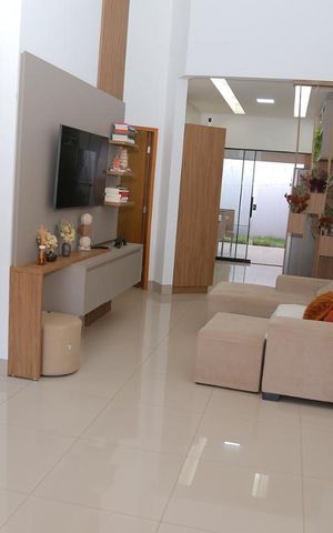 Casa à venda com 160m², 3 quartos e 2 vagas Casa à venda com 160m², 3 quartos e 2 vagasSala