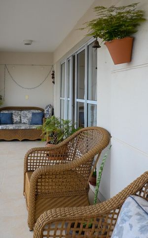 Apartamento à venda com 129m², 3 quartos e 2 vagasVaranda