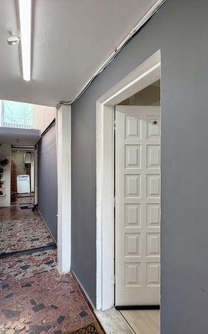 Casa à venda com 240m², 3 quartos e 2 vagas Casa à venda com 240m², 3 quartos e 2 vagasEntrada Casa