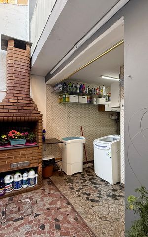 Casa à venda com 240m², 3 quartos e 2 vagas Casa à venda com 240m², 3 quartos e 2 vagasQuintal