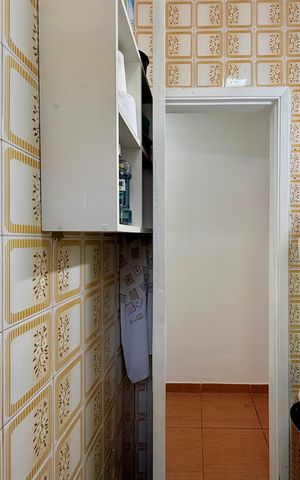 Casa à venda com 240m², 3 quartos e 2 vagas Casa à venda com 240m², 3 quartos e 2 vagasBanheiro Social