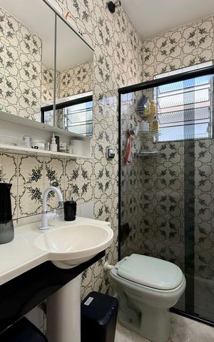 Casa à venda com 240m², 3 quartos e 2 vagas Casa à venda com 240m², 3 quartos e 2 vagasBanheiro Suíte