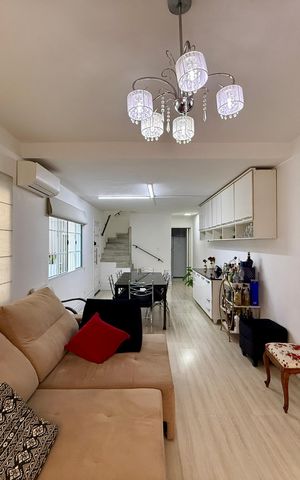 Casa à venda com 240m², 3 quartos e 2 vagas Casa à venda com 240m², 3 quartos e 2 vagasSala