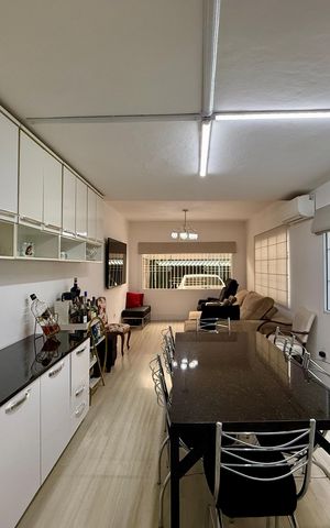 Casa à venda com 240m², 3 quartos e 2 vagas Casa à venda com 240m², 3 quartos e 2 vagasSala