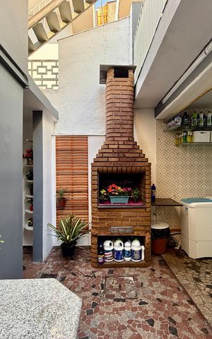 Casa à venda com 240m², 3 quartos e 2 vagas Casa à venda com 240m², 3 quartos e 2 vagasQuintal