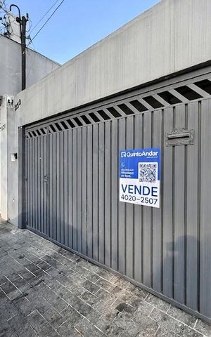 Casa à venda com 240m², 3 quartos e 2 vagas Casa à venda com 240m², 3 quartos e 2 vagasFachada