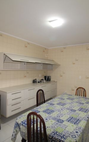 Casa para alugar com 250m², 4 quartos e 4 vagasCozinha