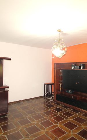 Casa para alugar com 250m², 4 quartos e 4 vagasSala