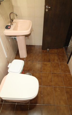 Casa para alugar com 250m², 4 quartos e 4 vagasBanheiro 2