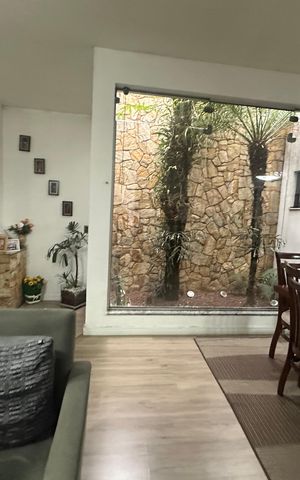 Casa à venda com 210m², 3 quartos e 4 vagas Casa à venda com 210m², 3 quartos e 4 vagasSala