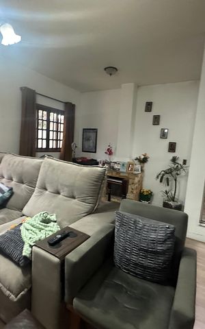 Casa à venda com 210m², 3 quartos e 4 vagas Casa à venda com 210m², 3 quartos e 4 vagasSala