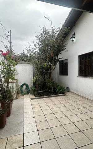Casa à venda com 210m², 3 quartos e 4 vagas Casa à venda com 210m², 3 quartos e 4 vagasQuintal