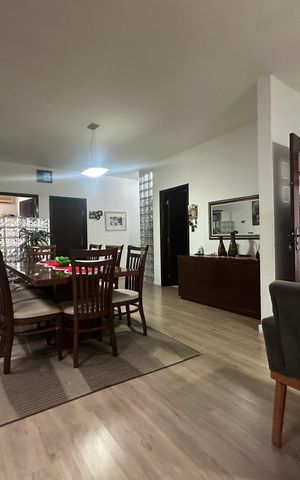 Casa à venda com 210m², 3 quartos e 4 vagas Casa à venda com 210m², 3 quartos e 4 vagasSala de Jantar