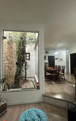 Casa à venda com 210m², 3 quartos e 4 vagas Casa à venda com 210m², 3 quartos e 4 vagasSala