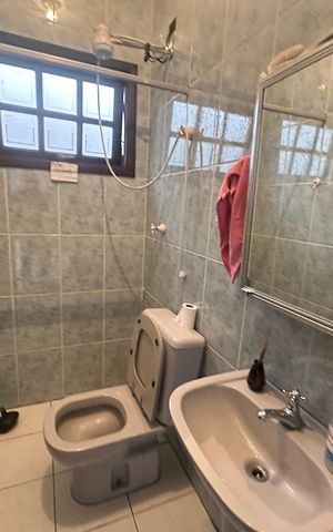 Casa à venda com 210m², 3 quartos e 4 vagas Casa à venda com 210m², 3 quartos e 4 vagasBanheiro 2