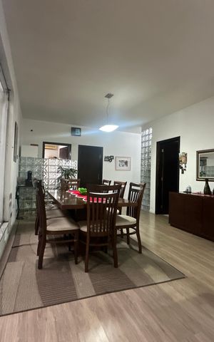 Casa à venda com 210m², 3 quartos e 4 vagas Casa à venda com 210m², 3 quartos e 4 vagasSala de Jantar