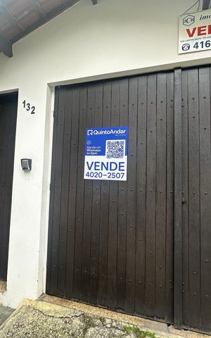 Casa à venda com 210m², 3 quartos e 4 vagas Casa à venda com 210m², 3 quartos e 4 vagasFachada