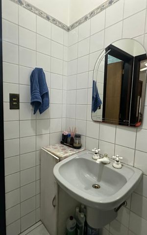 Casa à venda com 210m², 3 quartos e 4 vagas Casa à venda com 210m², 3 quartos e 4 vagasBanheiro 1