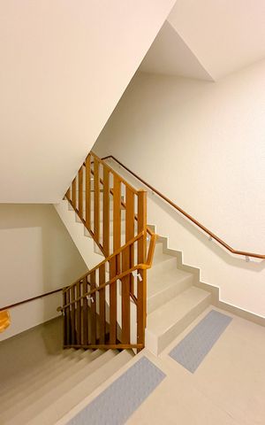 Apartamento para alugar com 55m², 2 quartos e 1 vagaEscada