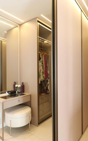 Apartamento à venda com 190m², 4 quartos e 3 vagasCloset 