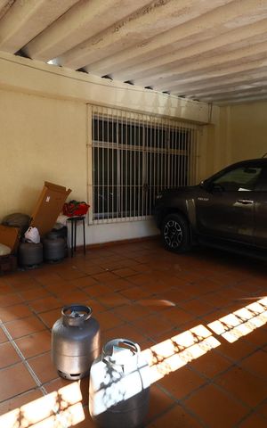 Casa à venda com 168m², 5 quartos e 3 vagasGaragem
