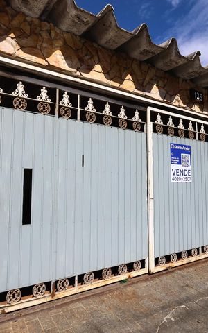 Casa à venda com 168m², 5 quartos e 3 vagasFachada