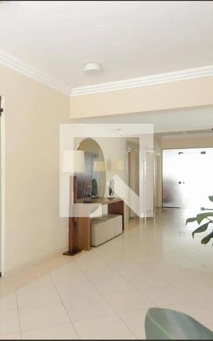 Apartamento à venda com 82m², 3 quartos e 2 vagas Apartamento à venda com 82m², 3 quartos e 2 vagasHall social