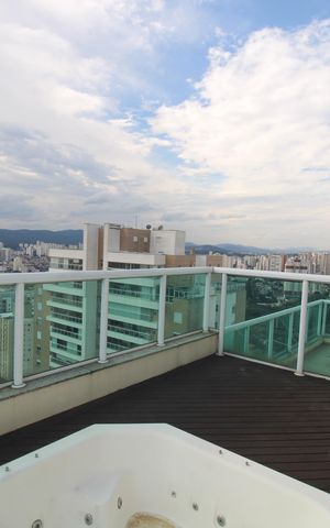 Apartamento à venda com 400m², 3 quartos e 5 vagasVaranda