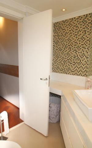 Apartamento à venda com 400m², 3 quartos e 5 vagasQuarto 1 - Banheiro